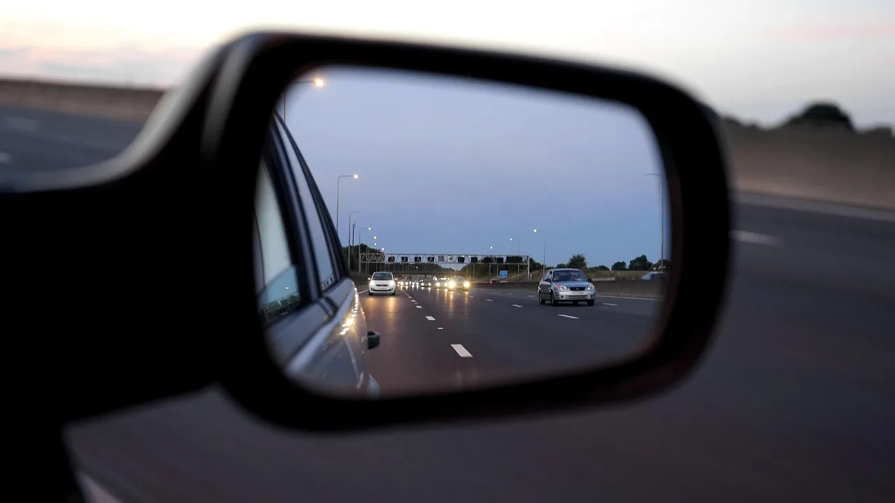 Rearview mirror monitor and dash screen basics